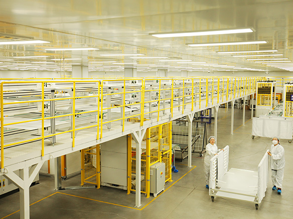 政策保障光伏消納，國內(nèi)外共振趨勢明顯