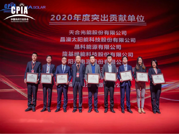 全體看過來！謝謝，謝謝！謝謝~